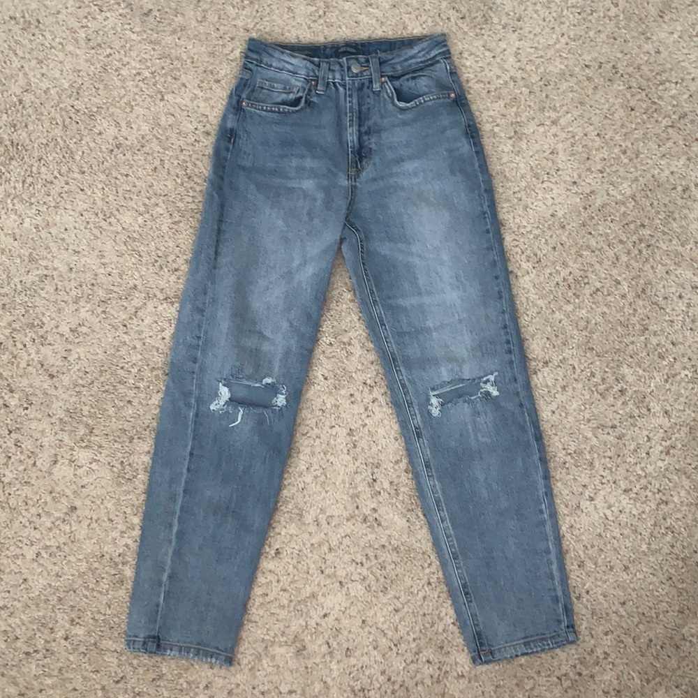 Size 2 wild fable ripped jeans